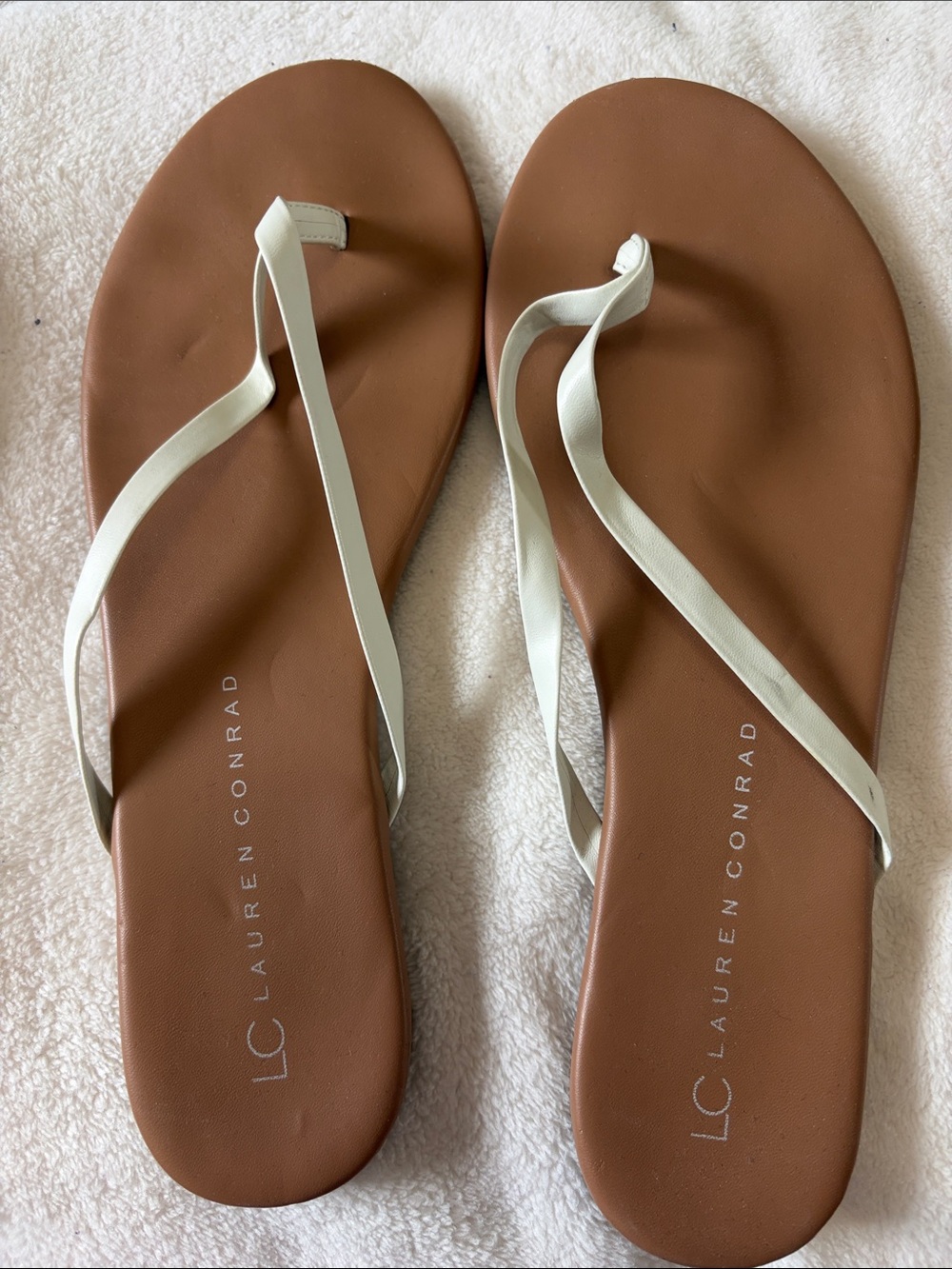 LC Lauren Conrad Slim Strap flip flops Black, Silver,Tan,gray,cream and blue - Picture 4 of 7